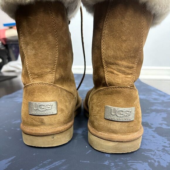 * HOST PICK * EUC Authentic UGG Boots, Size 8, Beige with laces - Picture 11 of 11